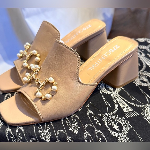 275 Central Messi  Beige Sandals size 37 - Picture 5 of 10